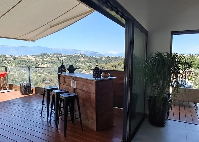 VILLA MODERNE PISCINE JACUZZi